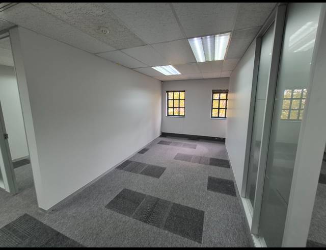 282M² OFFICE TO LET IN SUNNINGHILL